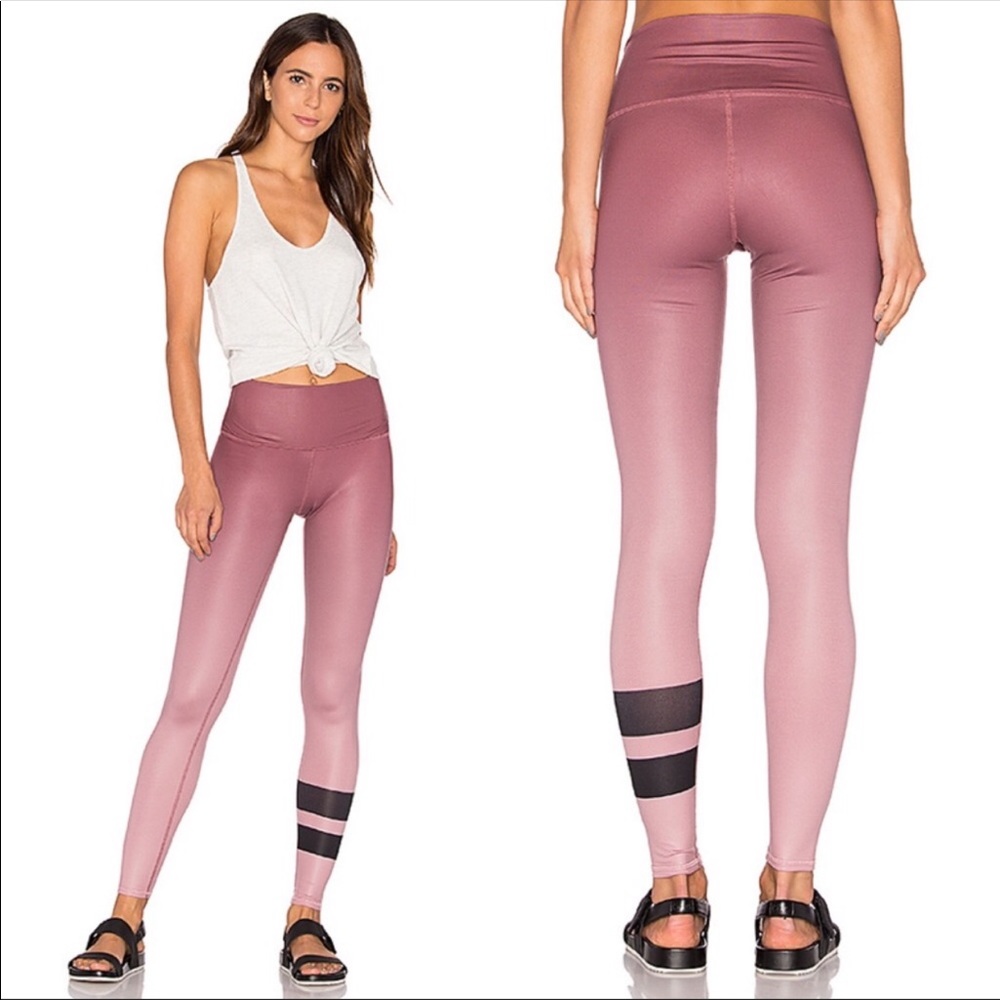 Alo yoga ombré airbrush leggings in pink